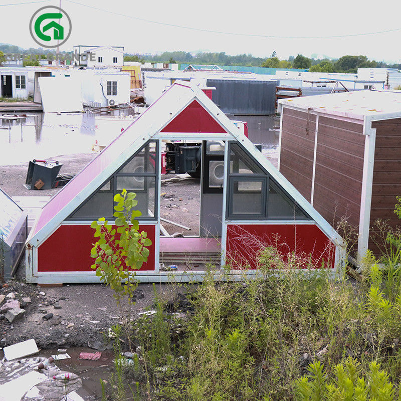 Kamp ve Açık Hava Etkinlikleri İçin Galvanizli Çelik Katlanır Prefabrik Üçgen Ev Kırmızı